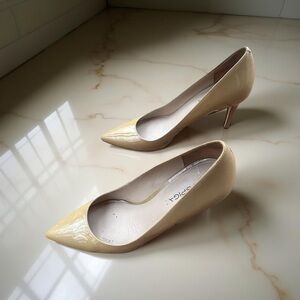 Via Spiga Italian Tan Patent Leather Pumps
